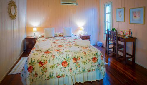 Deluxe Double Room image 5
