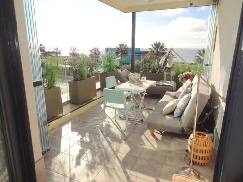 Los Flamencos mirando al mar by Guadiana Holidays