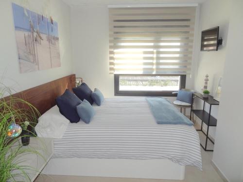 Los Flamencos mirando al mar by Guadiana Holidays