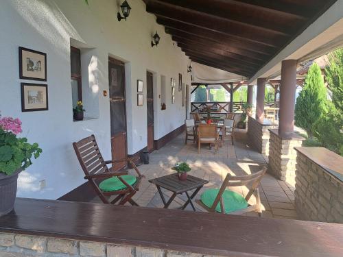 balkon/terras, Salas Đorđevic in Šupljak