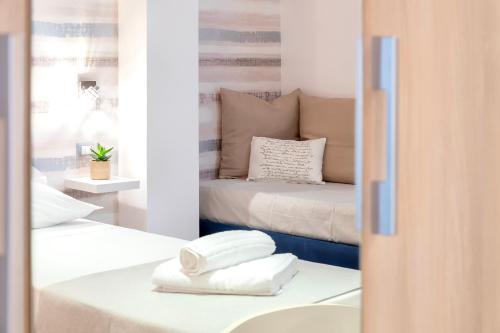 2 twin beds