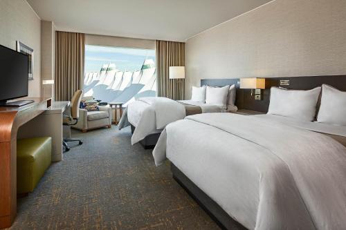 2 queen beds