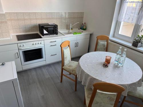 Kitchen, Ferienwohnung Lucky in Kleinbartloff