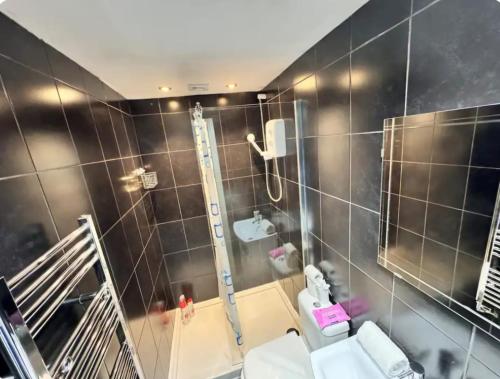 Room 5 Shared House in L6, Liverpool (photo 9)