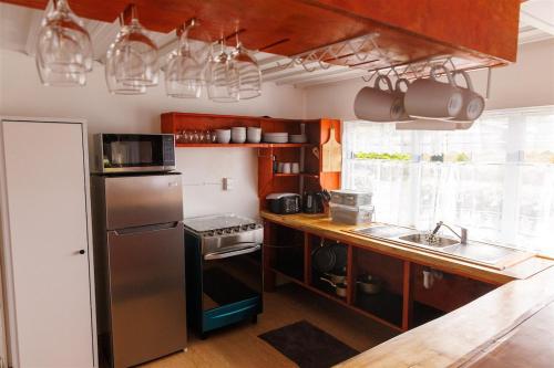 Cocina, Atiu Guest House - Are Manuiri in Atiu