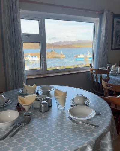 Oliver's Seafood Bar Bed & Breakfast - image 5