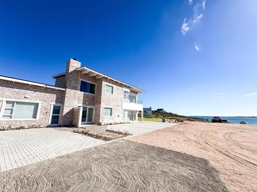 Slipway Beach front Apartment