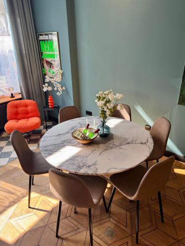 Design-Apartment Benedict Luxus, Stil & Workspace, Berlino (foto 4)