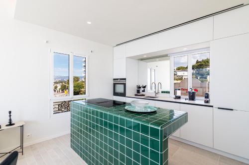 New - sea view - splendid apartment in Monte Boron