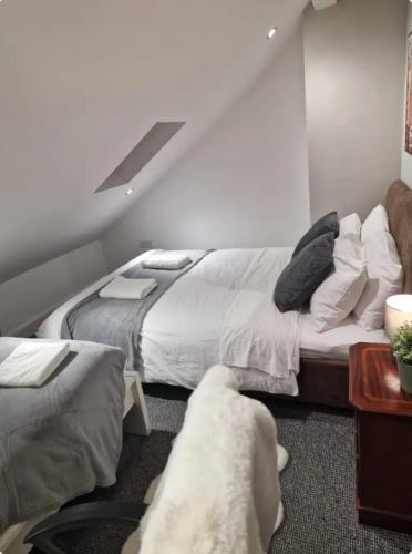 Room 6 Shared House in L6 chambre d'hôte devonshire house