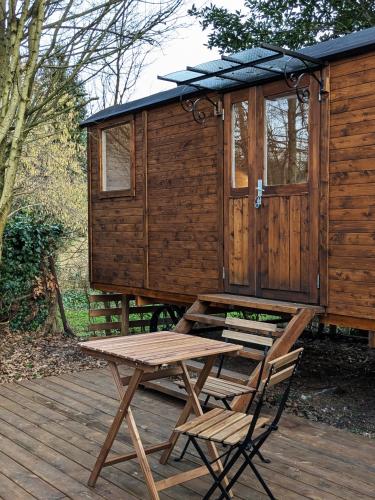 Roulotte avec terrasse à Montreuil BnB Avron