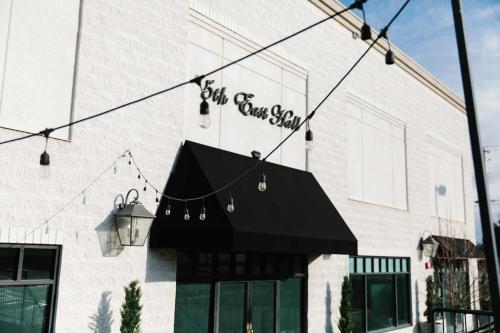 Tropical Jungle Themed Suite with real sand King Bed