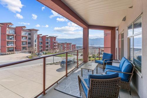 Luxury Lake View Condo in West Kelowna, 5 Star Resort with Pool, Hot Tub and Gym