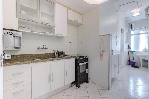 Kitchen, Vista Carioca in Gavea