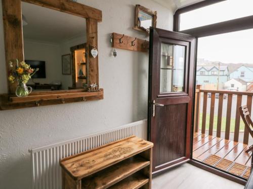 5 The Coach House - image 10