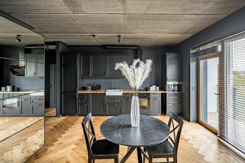 City Center Panoramic Penthouse With Rooftop Terrace - Self Check-in in 澤姆納爾長者