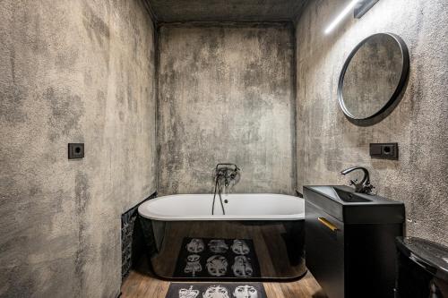 City Center Panoramic Penthouse With Rooftop Terrace - Self Check-in in 澤姆納爾長者