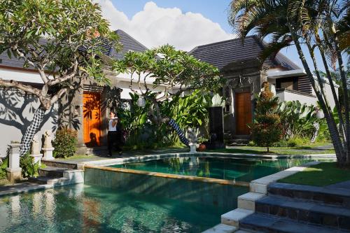 Bali Nyuh Gading Villas11