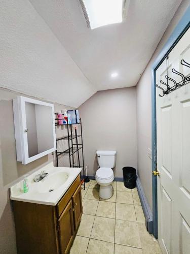 Nice room near Whole Foods, Brown University with shared bathroom and kitchen in Providence, USA