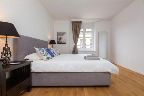 KAYA Zurich Apartment 3A - Downtown 2BR Apt with Balcony, Zürich (Foto 8)