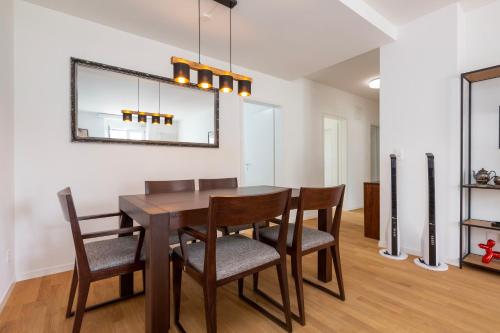 KAYA Zurich Apartment 3A - Downtown 2BR Apt with Balcony, Zürich (Foto 5)
