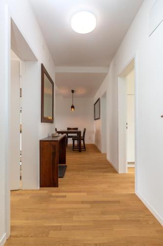 KAYA Zurich Apartment 3A - Downtown 2BR Apt with Balcony, Zürich (Foto 7)