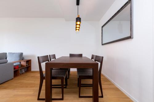 KAYA Zurich Apartment 3A - Downtown 2BR Apt with Balcony, Zürich (Foto 6)