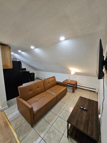 Nice room near Whole Foods, Brown University with shared bathroom and kitchen in Providence, USA