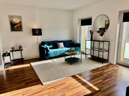 FeWo Palmtrees 2 - Große und moderne 2 Zimmerwohnung mit französischem Balkon in Gladbeck-Mitte nähe Movie Park und Veltins Arena in Gladbeck, Deutschland