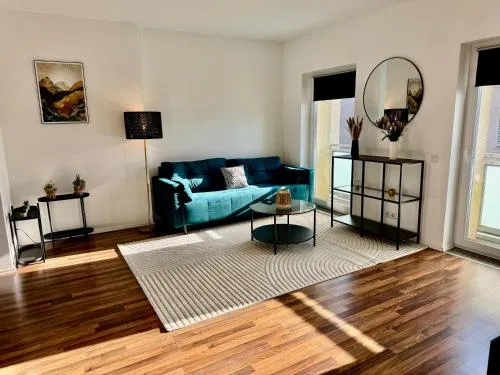 FeWo Palmtrees 2 - Große und moderne 2 Zimmerwohnung mit französischem Balkon in Gladbeck-Mitte nähe Movie Park und Veltins Arena in Gladbeck, Deutschland