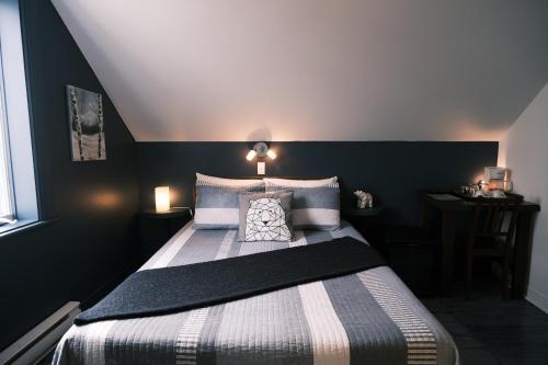 Classic Double Room with Sea View