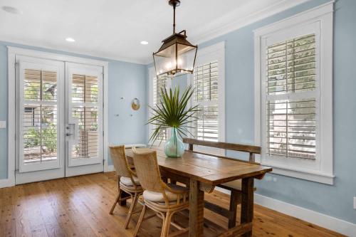 Sandy Serenity - Santa Rosa Beach Home Pool Access Close to Everything Sandy Serenity - Santa Rosa Beach Home Pool Access Close to Everything