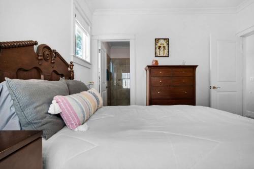 Sandy Serenity - Santa Rosa Beach Home Pool Access Close to Everything Sandy Serenity - Santa Rosa Beach Home Pool Access Close to Everything