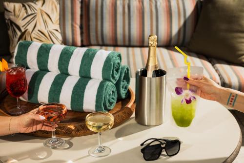 667512301 Kimpton Hotel Palomar Phoenix Cityscape by IHG