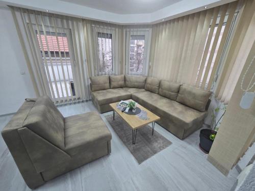 Villa Berta Tuzla - 302 Deluxe Apartment - Free Private Secured Parking in 图兹拉