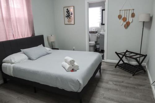 3Bed 2Bath Apt Near NYC plus Parking and Laundry - image 12