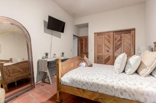 Relaxing 3BR Haven with Pool and BBQ for Family Time