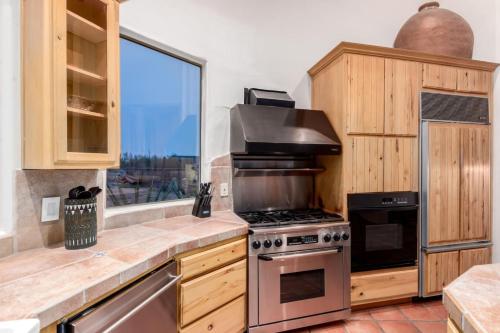 Relaxing 3BR Haven with Pool and BBQ for Family Time