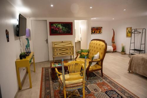 Mas de Bellegou Bed and Breakfast - image 6