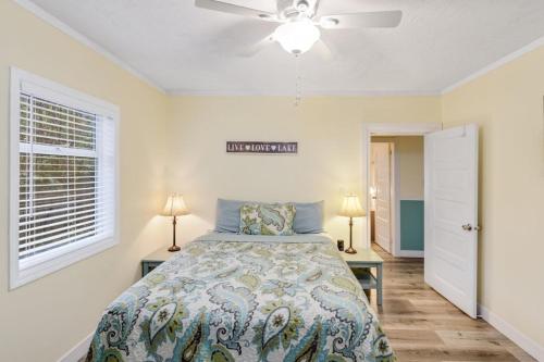 Cowichan Lake Cottages - Youbou in Youbou, Canada