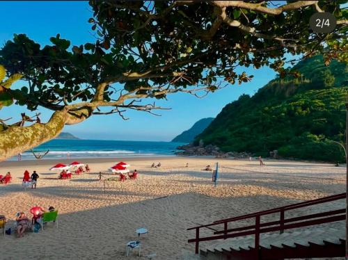 Seu refugio na Praia do Tombo! near Ratho's Beach Beer Bar Pria Do Tombo Guaruja