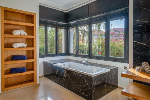 Villa avec piscine privée  Au cœur de Marrakech - image 13
