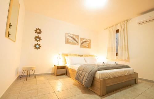 Veranda with Jacuzzi & BBQ 1 minute from the Beach, Capo Comino (foto 5)