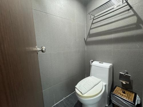 Standard Single Room image 5