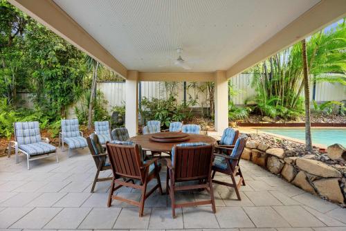 5BR Coastal Escape Walk to Peregian Beach