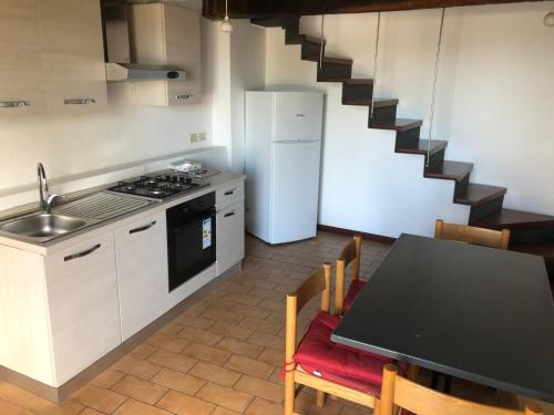 virtuve, Mo.Da' Apartments in Monte Giardino