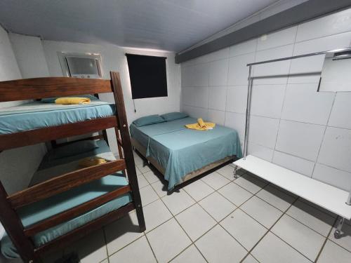 Quadruple Room with Shared Bathroom image 8