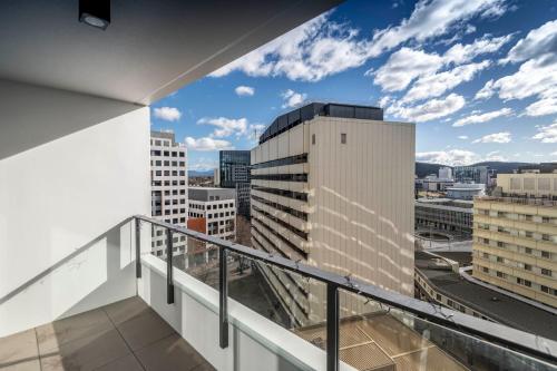 Luxury 1-Bedroom Apartment in Allara St Canberra