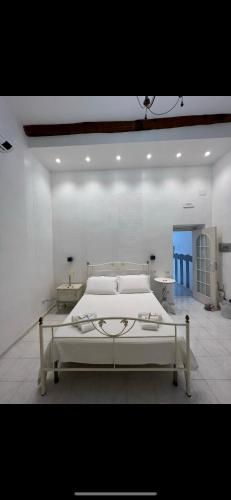 Varriale Apartaments 2,0 free parking for small cars only