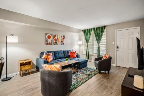 Towne Plaza Apartments #104 in the Galleria Area